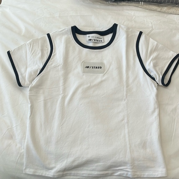 Staud x New Balance tshirt in ivory with navy blue piping - Picture 2 of 6